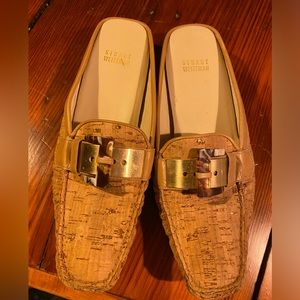 Stuart Weizman slip-on loafers in excellent conditions. Sole intact.